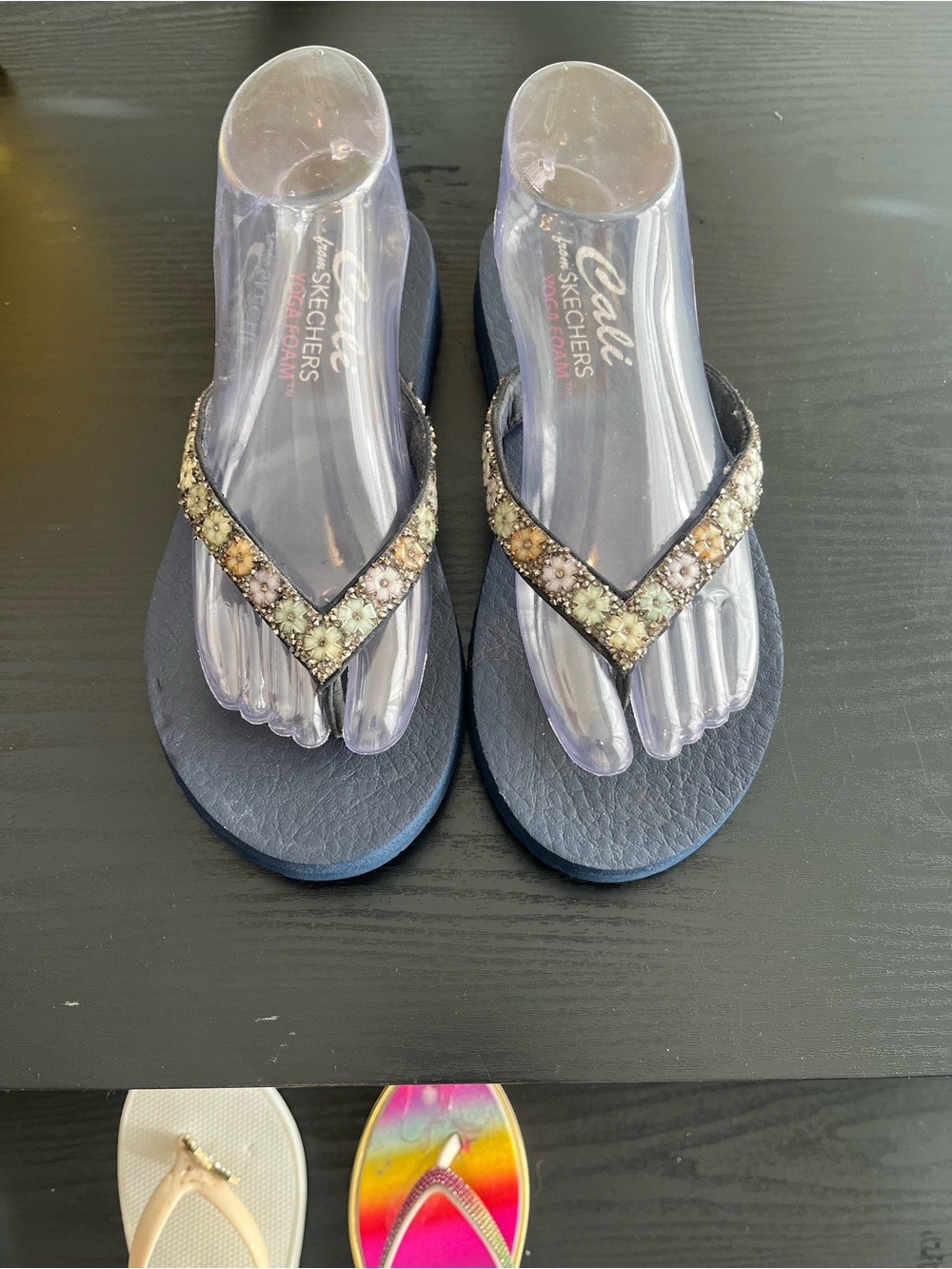 Skechers Cali Yoga Foam Embellished Floral Flip Flop Sandals Blue Size 8